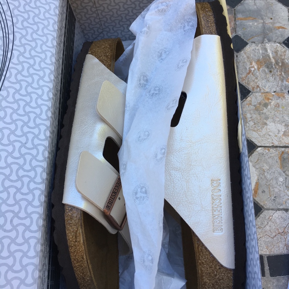 Birkenstocks size 39 Pearl White.